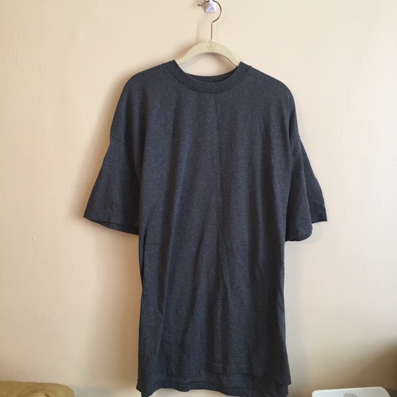 Basic T-shirt - Picture 2 of 3